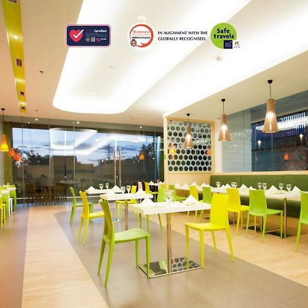 Zest Jemursari By Swiss-Belhotel International Surabaia Exterior foto