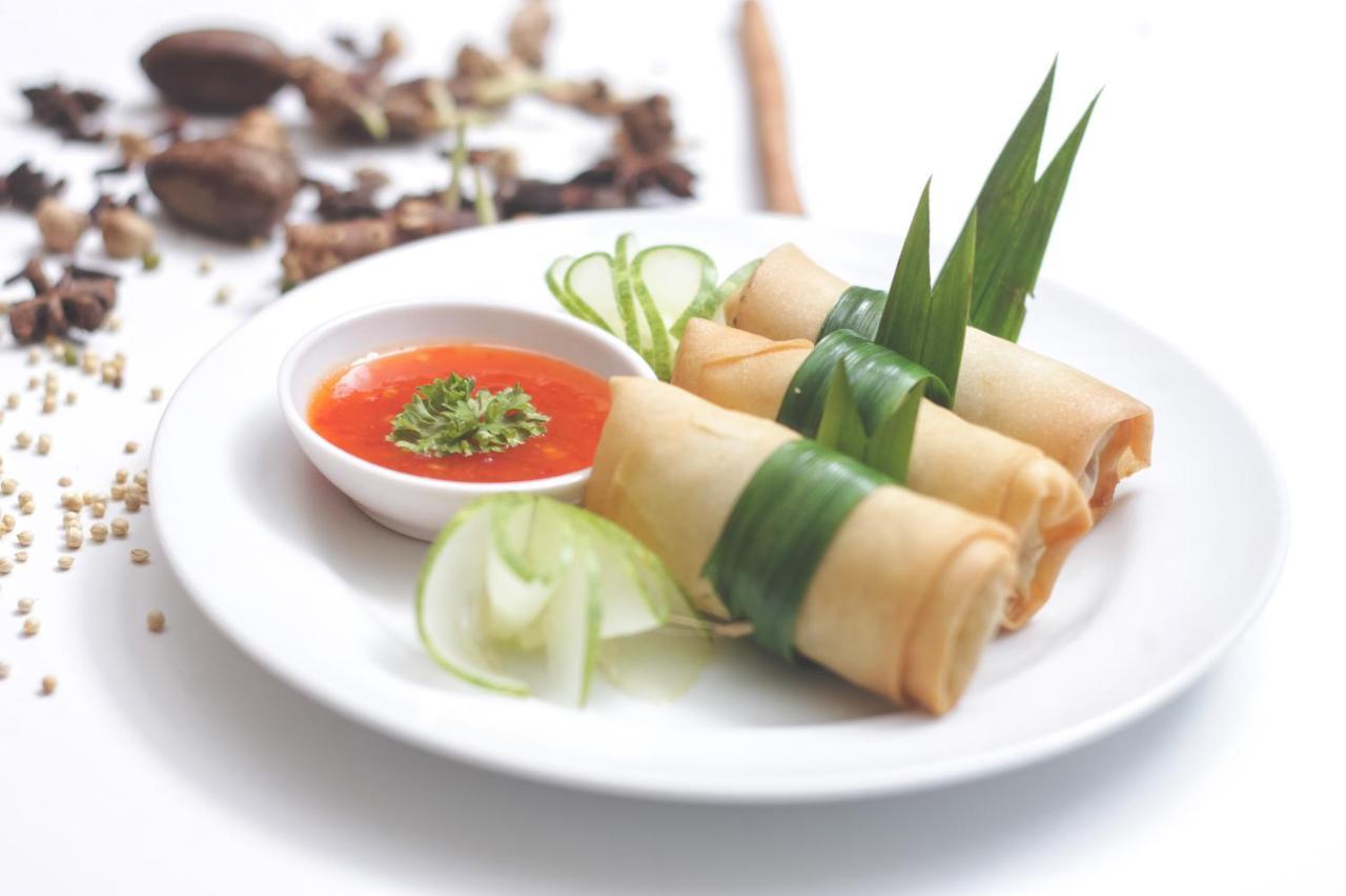 Zest Jemursari By Swiss-Belhotel International Surabaia Exterior foto