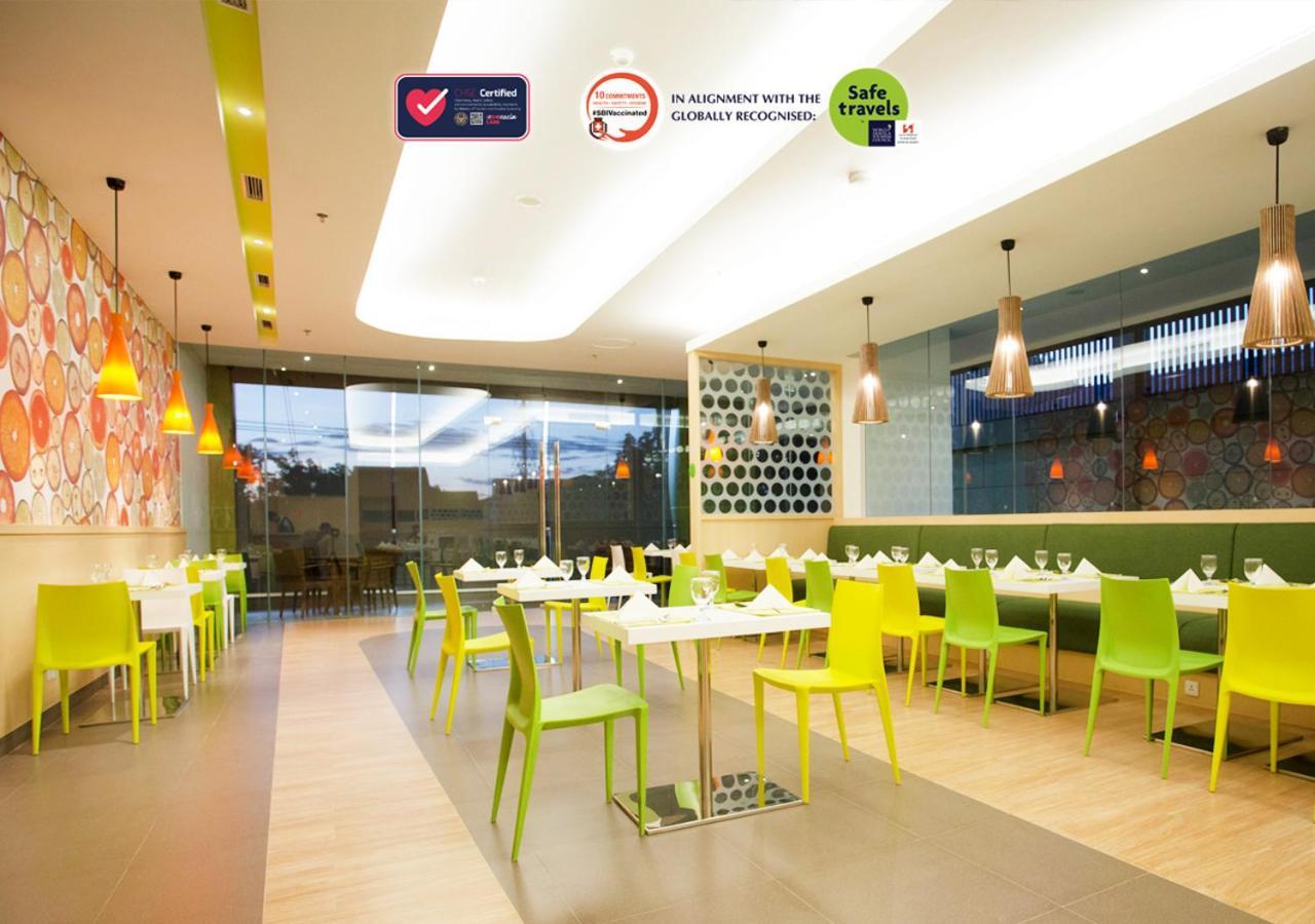 Zest Jemursari By Swiss-Belhotel International Surabaia Exterior foto