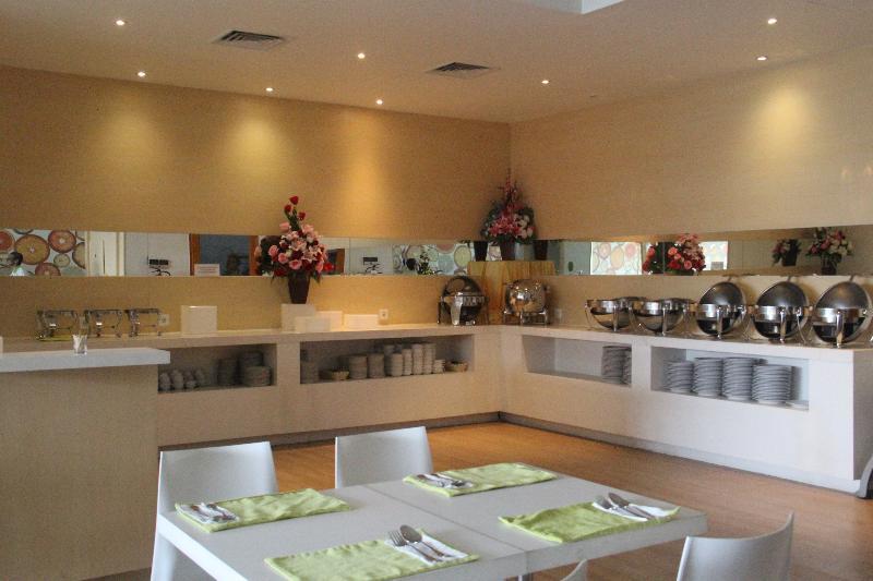 Zest Jemursari By Swiss-Belhotel International Surabaia Exterior foto