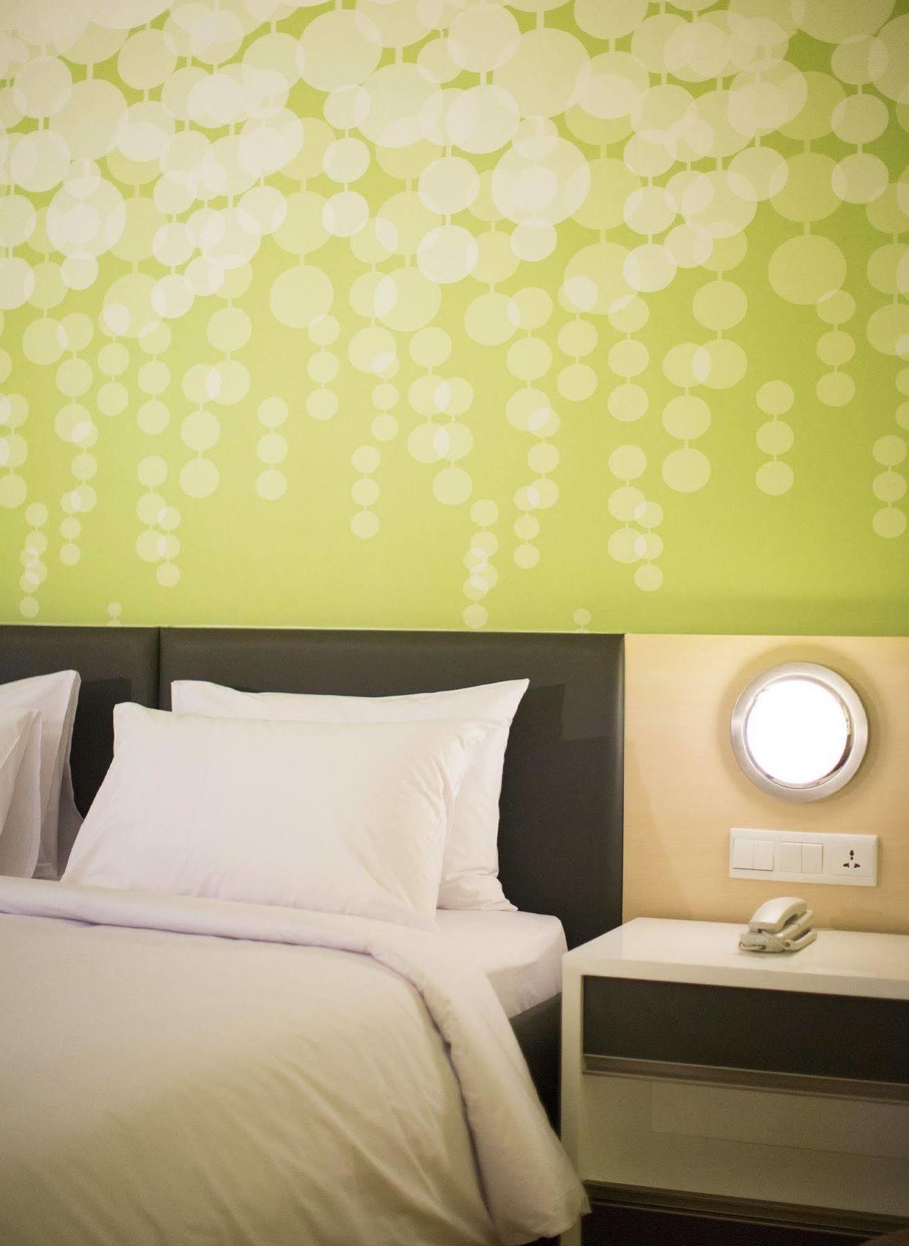 Zest Jemursari By Swiss-Belhotel International Surabaia Exterior foto